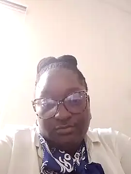 Snapshot of SweetestDIP chatting on 10/27/25, 01:01 SweetestDIP online show from 10/27/25, 01:01