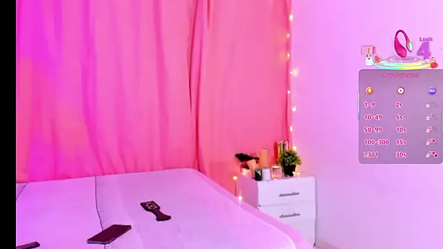 nahomi28  online show from 11/28/25, 06:19