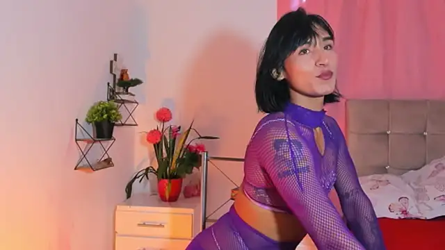 nahomi28  online show from 11/15/25, 05:39