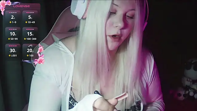 Snapshot of JessiAngels chatting on 10/29/25, 10:20 JessiAngels online show from 10/29/25, 10:20