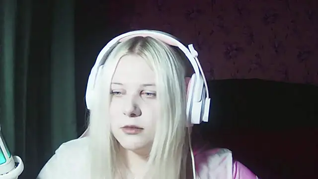 Snapshot of JessiAngels chatting on 10/27/25, 09:27 JessiAngels online show from 10/27/25, 09:27