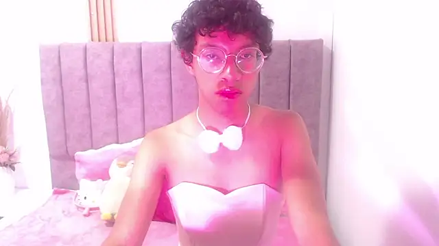 Athenea Zoe online show from 10/31/25, 11:11