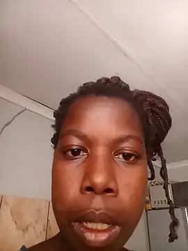 Snapshot of bubly34688 chatting on 10/26/25, 10:37 bubly34688 online show from 10/26/25, 10:37