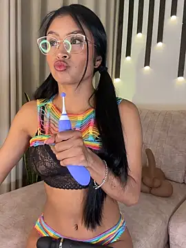 saragrey77 online show from 11/26/25, 02:17