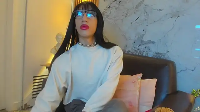 Nayla Monroee online show from 11/04/25, 01:59