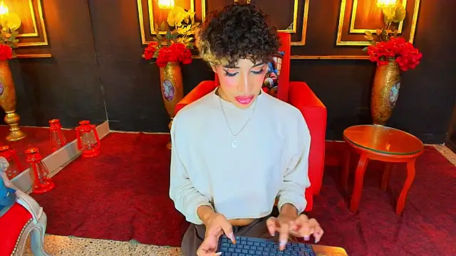 Nayla Monroee online show from 12/18/25, 07:29