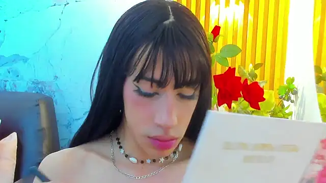 Nayla Monroee online show from 11/21/25, 07:57