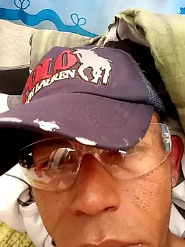 Snapshot of orlexdorlan chatting on 12/18/25, 01:26 orlexdorlan online show from 12/18/25, 01:26