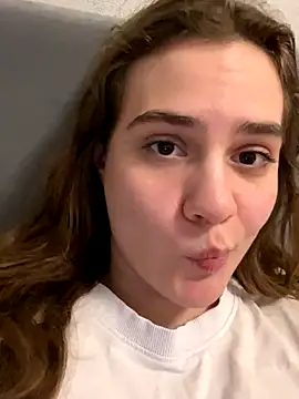 blooomis online show from 11/18/25, 12:15