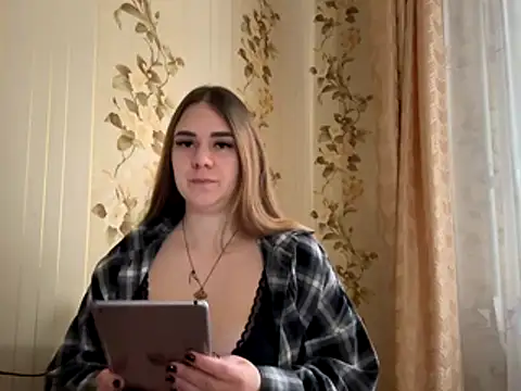 Hanna 777 online show from 11/20/25, 07:42