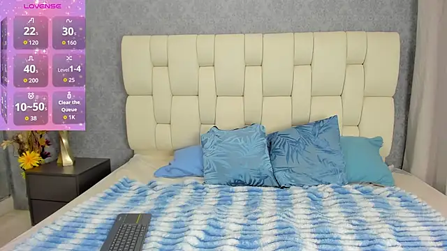 Luna Bella3 online show from 10/30/25, 11:19