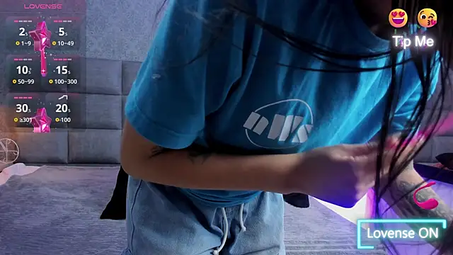 Luna Bella3 online show from 12/17/25, 10:42