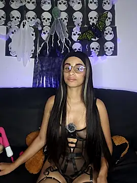 Snapshot of RosyDarck chatting on 10/28/25, 03:18 RosyDarck online show from 10/28/25, 03:18