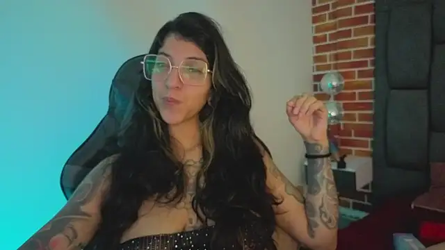 ghostwomaan online show from 11/24/25, 12:27