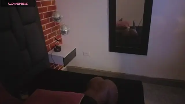 ghostwomaan online show from 12/02/25, 12:40