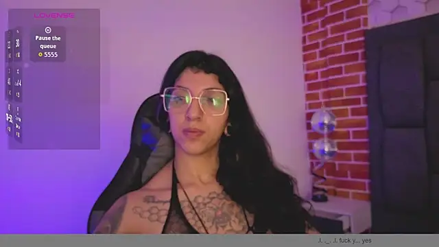 ghostwomaan online show from 11/06/25, 12:09