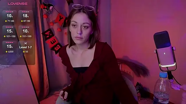 Snapshot of miluv chatting on 10/28/25, 03:00 miluv online show from 10/28/25, 03:00