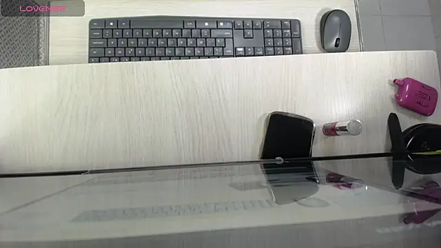 ZALLYWESTER online show from 12/05/25, 07:23