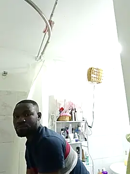 Snapshot of shoodly99 chatting on 11/12/25, 02:15 shoodly99 online show from 11/12/25, 02:15