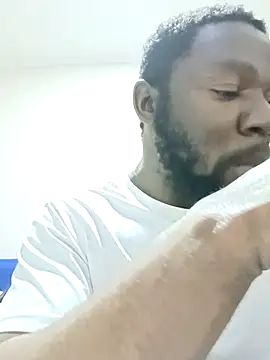 Snapshot of shoodly99 chatting on 11/08/25, 01:20 shoodly99 online show from 11/08/25, 01:20