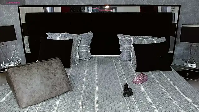 Snapshot of chairahot2 chatting on 11/03/25, 12:09 chairahot2 online show from 11/03/25, 12:09