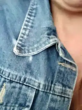 Alyah 1-2 online show from 10/31/25, 03:19