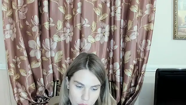 Snapshot of LinaBey chatting on 02/28/26, 04:50 LinaBey online show from 02/28/26, 04:50