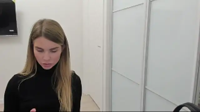 LinaBey online show from 11/03/25, 12:20