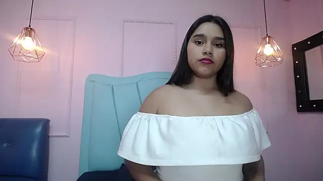 Snapshot of maiacurvy chatting on 10/25/25, 11:16 maiacurvy online show from 10/25/25, 11:16