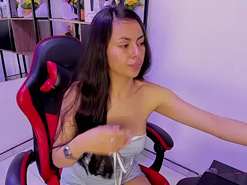 Snapshot of Mia_Bonnie chatting on 10/30/25, 08:28 Mia Bonnie online show from 10/30/25, 08:28