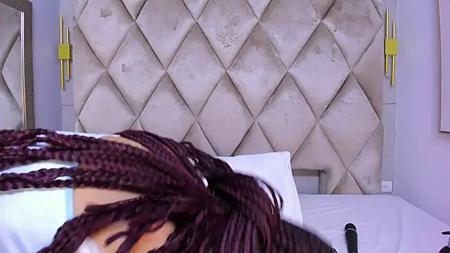 violett rabbit  online show from 03/03/26, 08:16