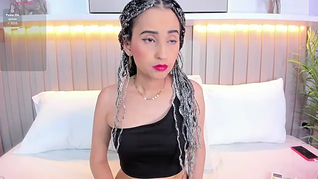 violett rabbit  online show from 11/06/25, 08:24