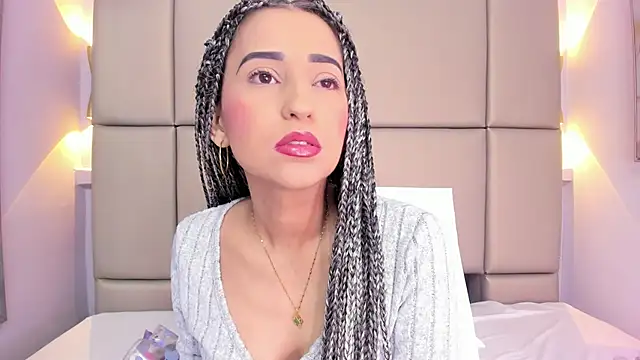 violett rabbit  online show from 11/17/25, 12:09