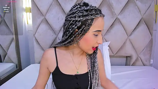 violett rabbit  online show from 11/27/25, 08:20