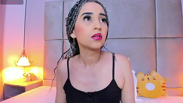 violett rabbit  online show from 12/14/25, 12:22