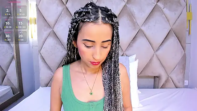 violett rabbit  online show from 11/28/25, 08:31