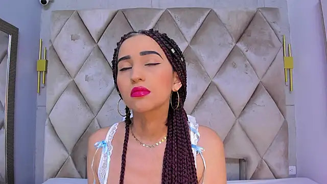 violett rabbit  online show from 03/06/26, 08:15