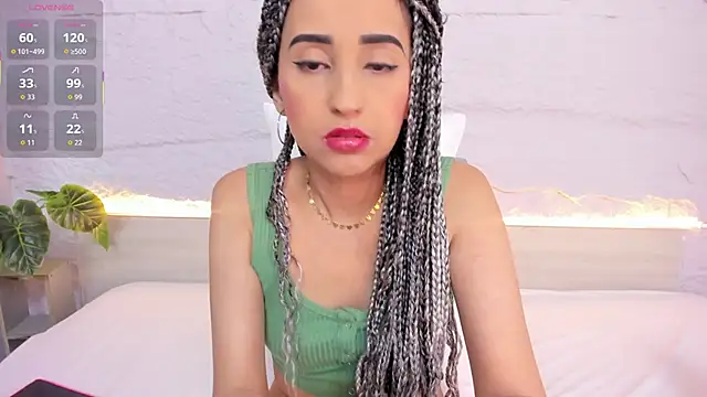 violett rabbit  online show from 11/08/25, 12:31