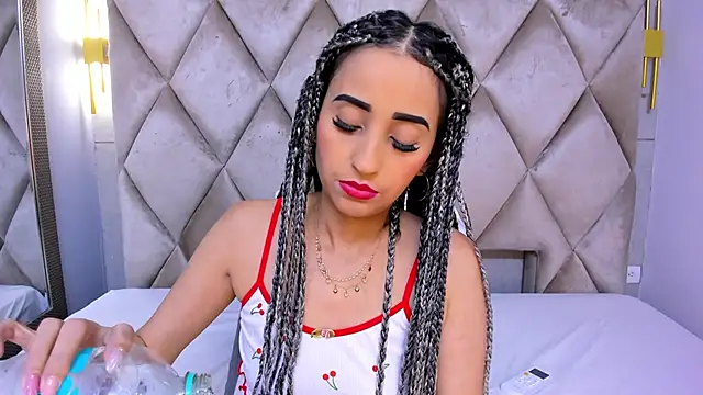 violett rabbit  online show from 12/17/25, 07:52