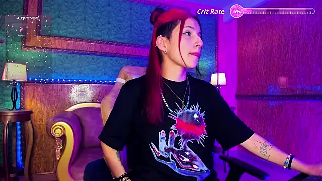 Snapshot of Ale_sweety_ chatting on 11/18/25, 08:01 Ale sweety online show from 11/18/25, 08:01