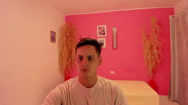 elmasmas01 online show from 11/12/25, 10:13