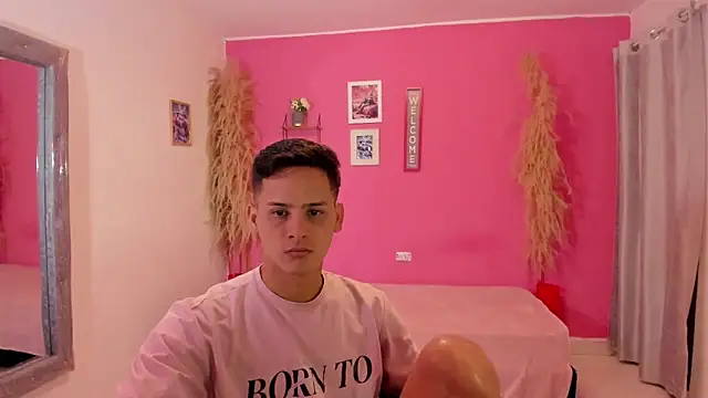 elmasmas01 online show from 12/14/25, 02:33