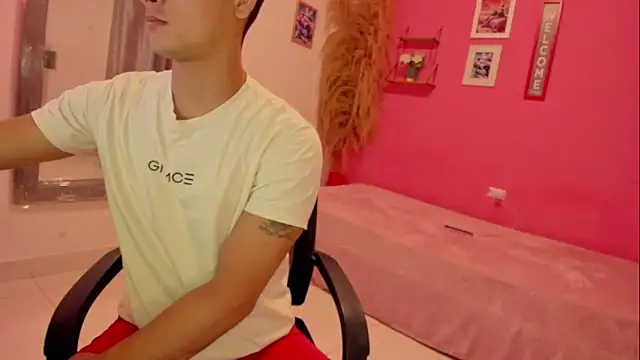 elmasmas01 online show from 11/19/25, 11:49