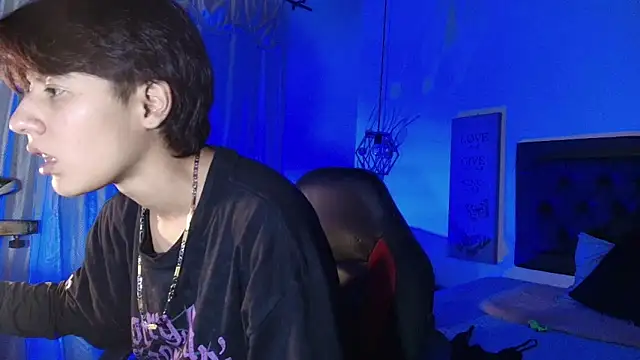 Ghost  Girl  online show from 11/05/25, 04:15