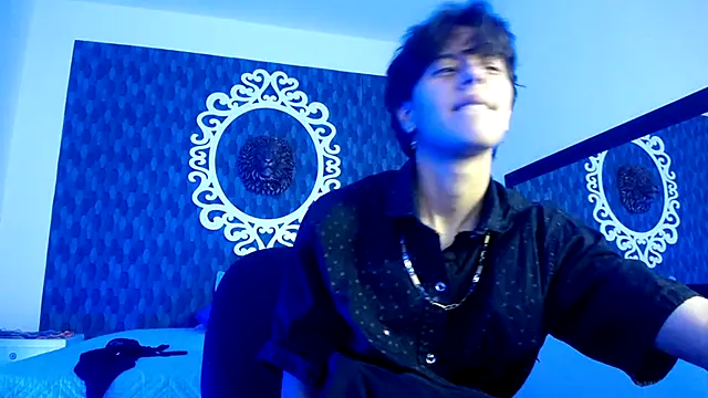 Ghost  Girl  online show from 11/08/25, 03:32