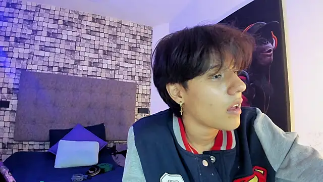 Ghost  Girl  online show from 11/13/25, 10:35