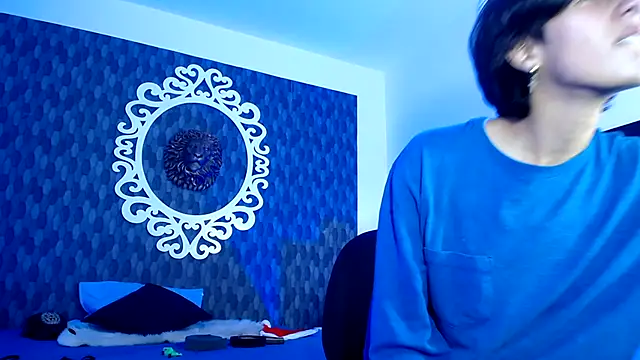 Ghost  Girl  online show from 12/17/25, 08:03