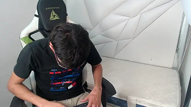 Cash G  online show from 11/24/25, 08:53