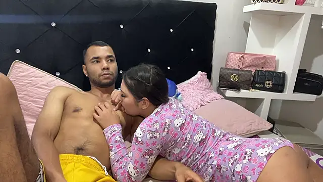 Hot2gether69 online show from 03/08/26, 04:27