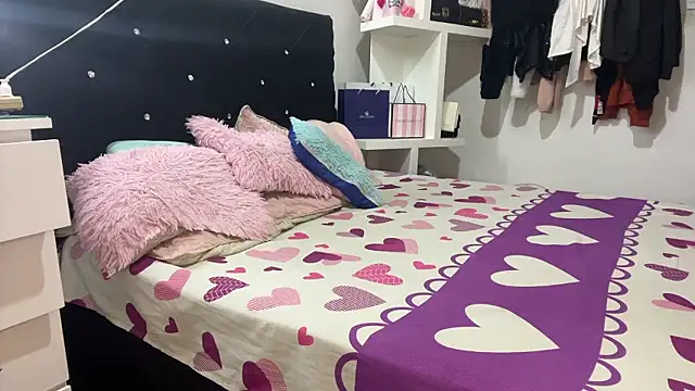 Hot2gether69 online show from 03/14/26, 01:00